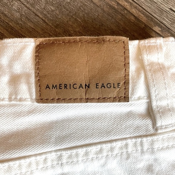 American Eagle White Distressed Short Shorts, Size 4 - Picture 8 of 11